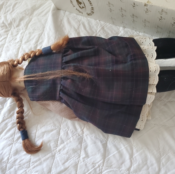 KAYE WIGGS 24 PORCELAIN DOLL - Picture 12 of 16